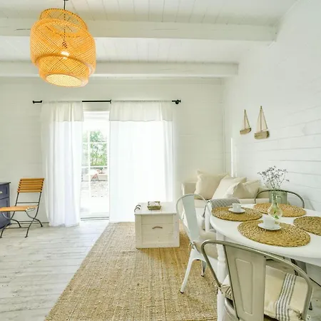 Деревянный коттедж Bla Marine Nad Morzem *