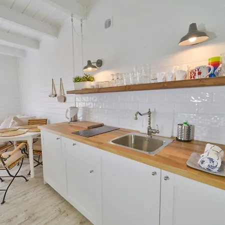 Деревянный коттедж Bla Marine Nad Morzem