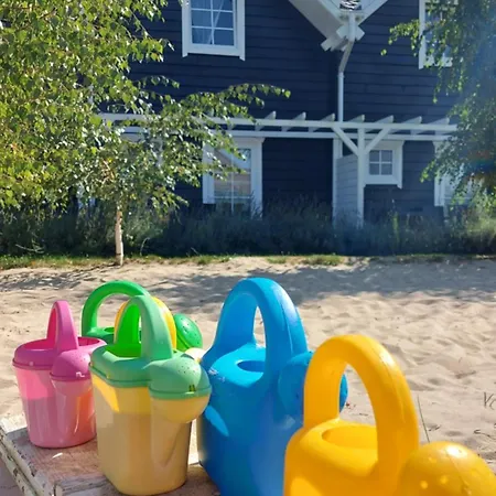 Деревянный коттедж Bla Marine Nad Morzem *